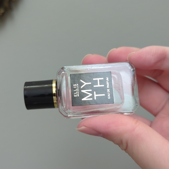 Ellis Brooklyn MYTH Miniature - Picture 1 of 1
